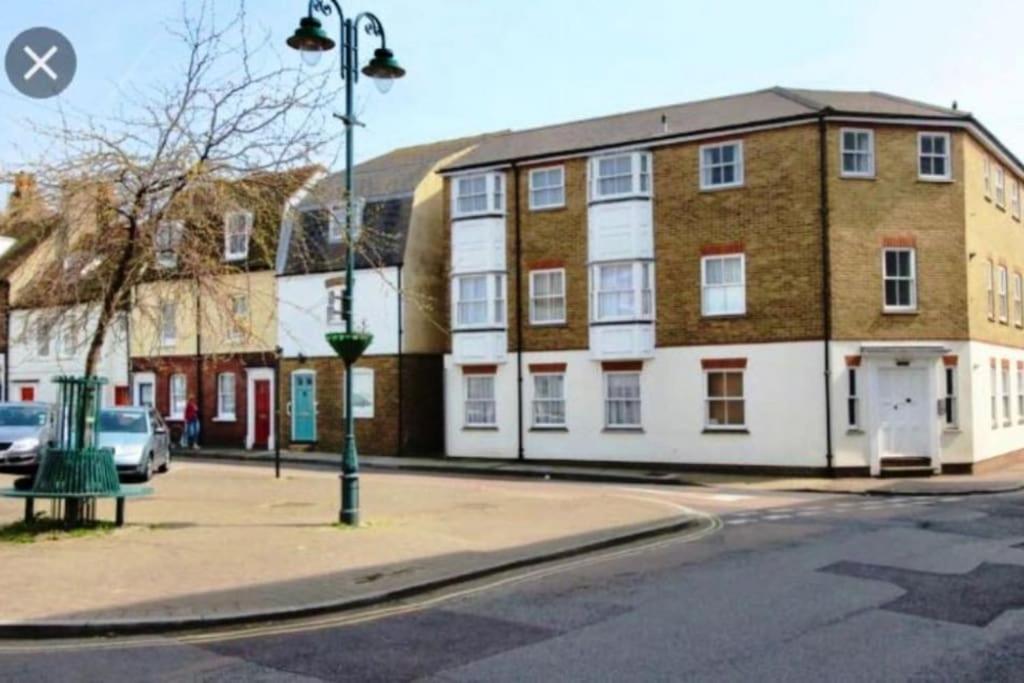 Flat 1 Alfred Mews Apartment
