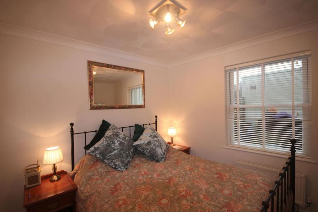 Flat 1 Alfred Mews Deal